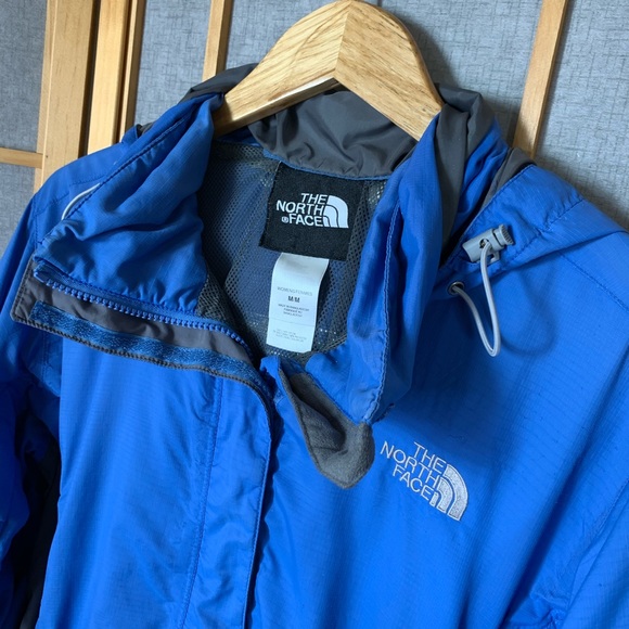 The North Face Blue Windbreaker Jacket. - Picture 4 of 8